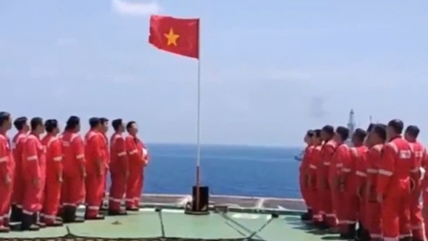 Chào mừng kỷ niệm 50 năm Ngày Giải phóng miền Nam, thống nhất đất nước (30/4/1975 - 30/4/2025): Giếng DH-35P chính thức gọi dòng - "Đóa hoa lửa" giữa Biển Đông chào mừng Đại lễ 30/4
